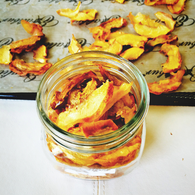 dehydrating peaches {wholly rooted}